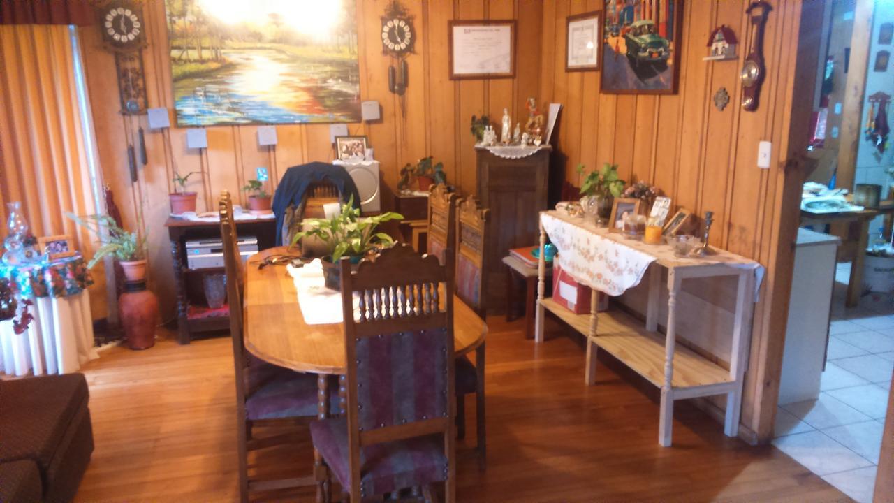 Patagonia Hostal Alojamiento Familiar ปูแอร์โตบารัส ภายนอก รูปภาพ